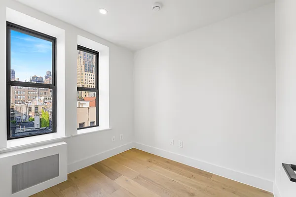 Bedroom, photo 1
