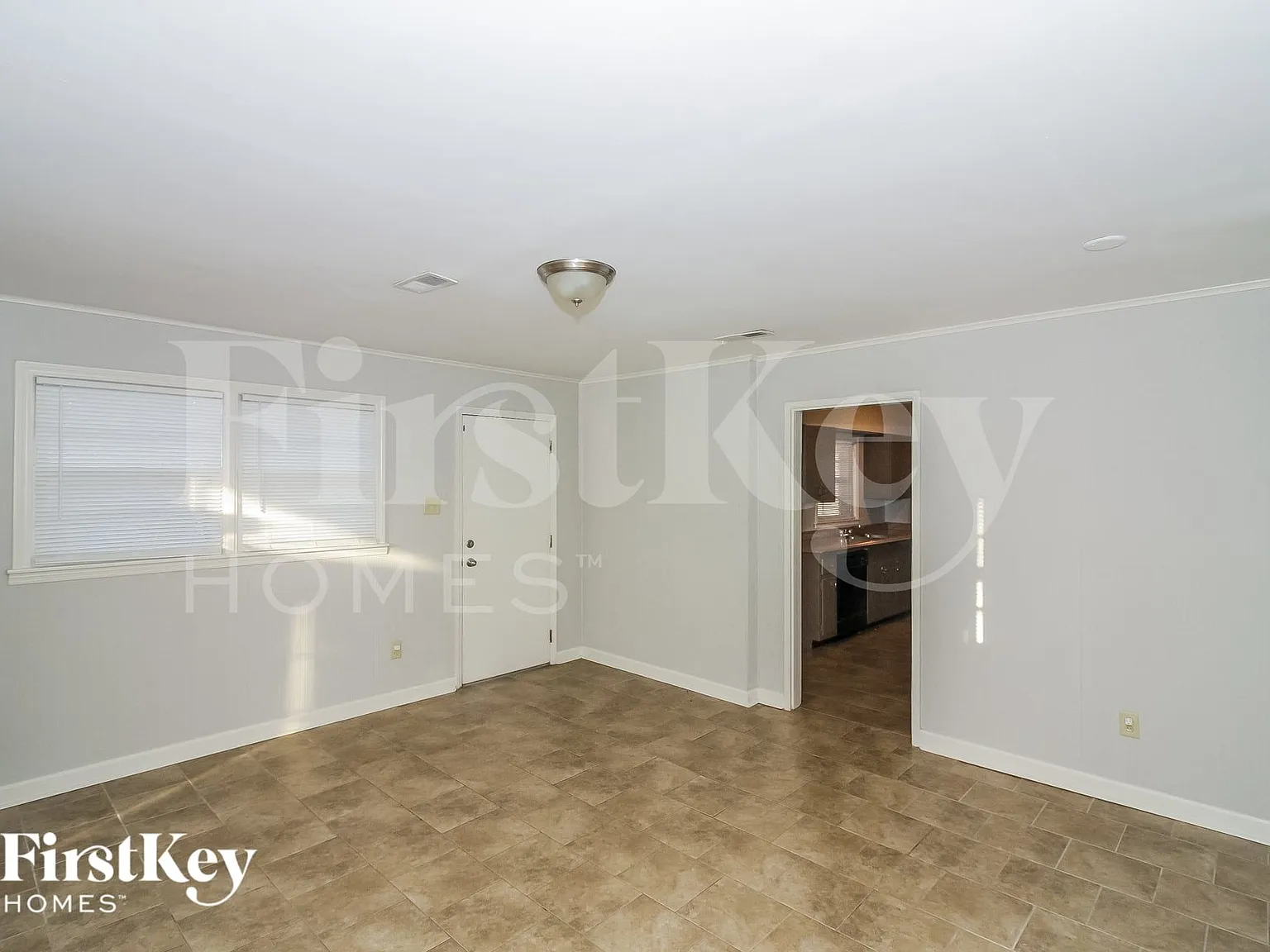 3 bed, 1.0 bath, 1530 sqft, $1,410 — Photo 4