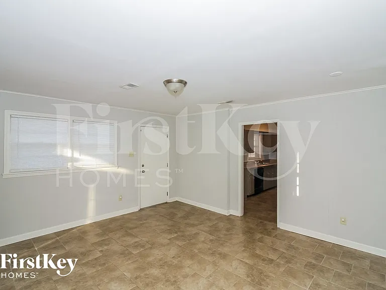 1569 Marcia Rd — Photo 4