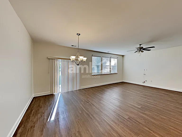 114 Lindridge Dr — Photo 9