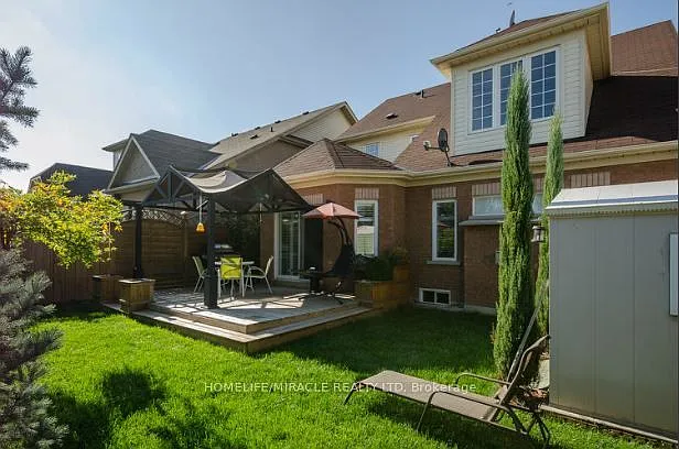 30 Masters Green Cres — Photo 32