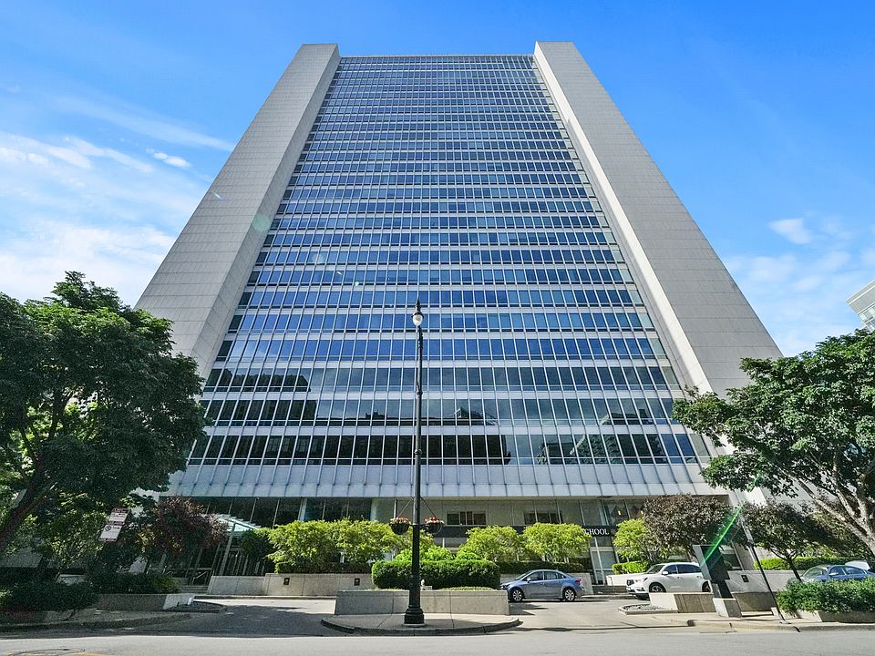 1st image of 500 W Superior St Unit 2002