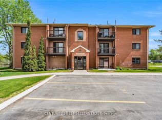 171 Edgehill Dr #F3, Barrie, ON L4N 1L9