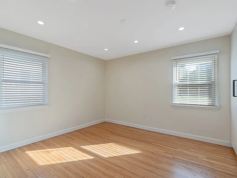 3054 N Frederic St — Photo 27