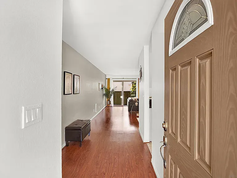 3 bed, 1112 sqft, $3,500 — Photo 2