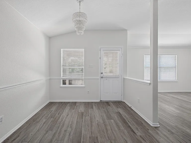 315 Waterlily Way — Photo 32