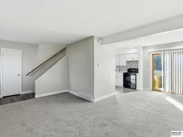 13006 S 24th Cir, Bellevue, NE 68123