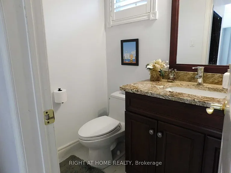 128 William Stephenson Dr — Photo 9