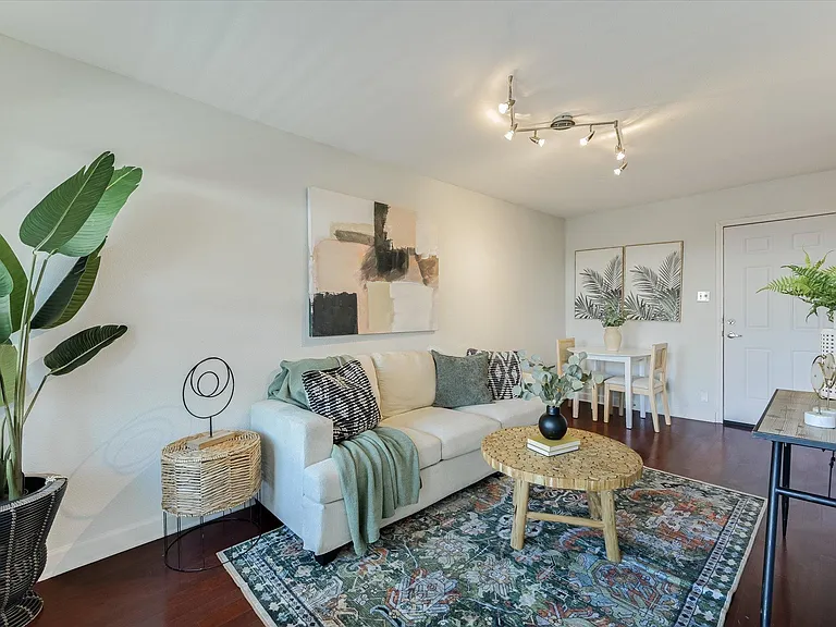 2020 S Congress Ave #1215 — Photo 1