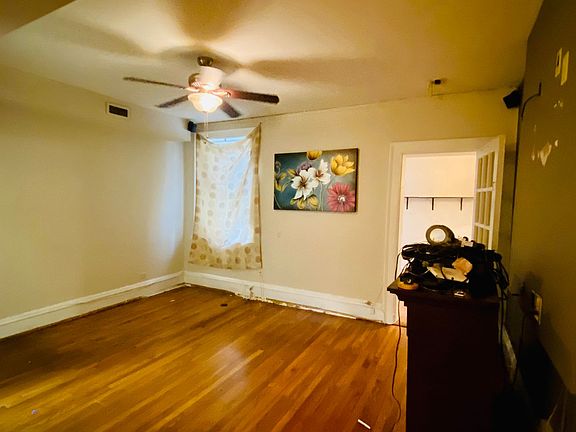 5th image of 3012 Monument Ave APT 3