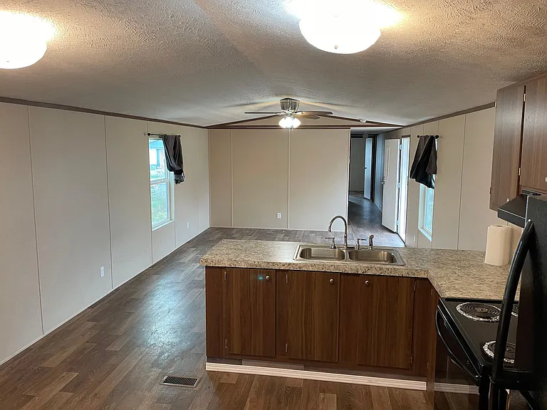 2800 Veterans Blvd #229 — Photo 4