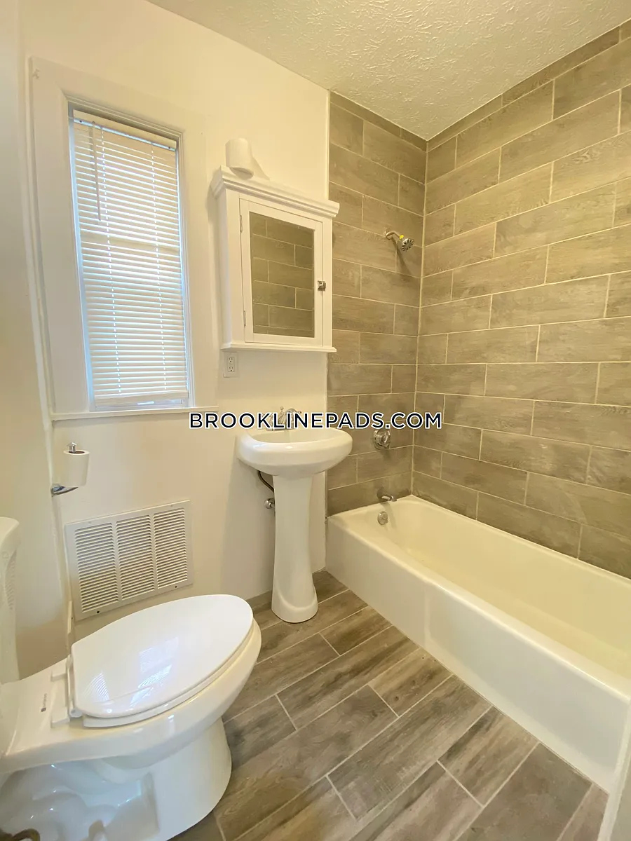Building Photo - 258 Cypress St #1