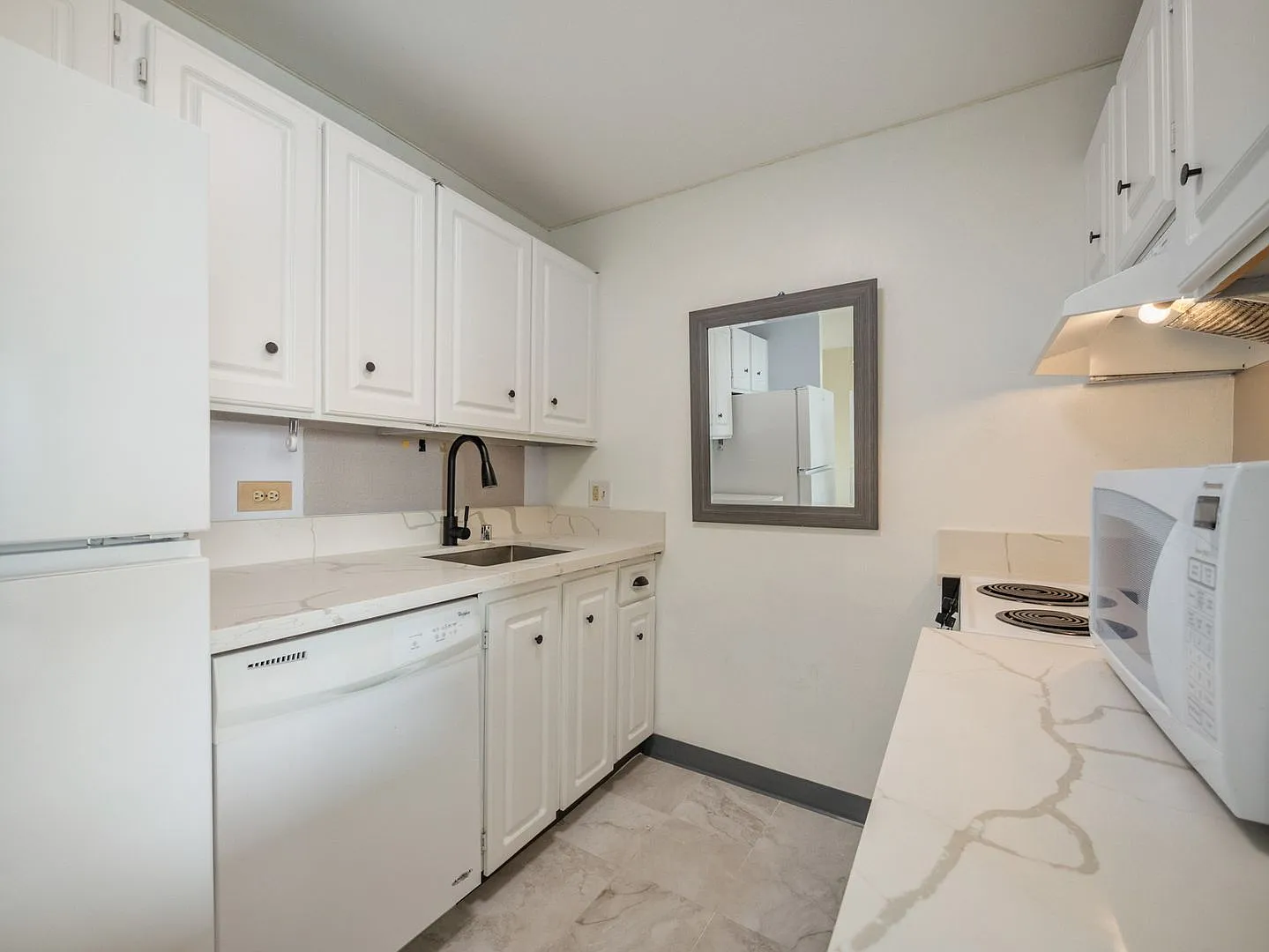 1 bed, 689 sqft, $2,700 — Photo 4