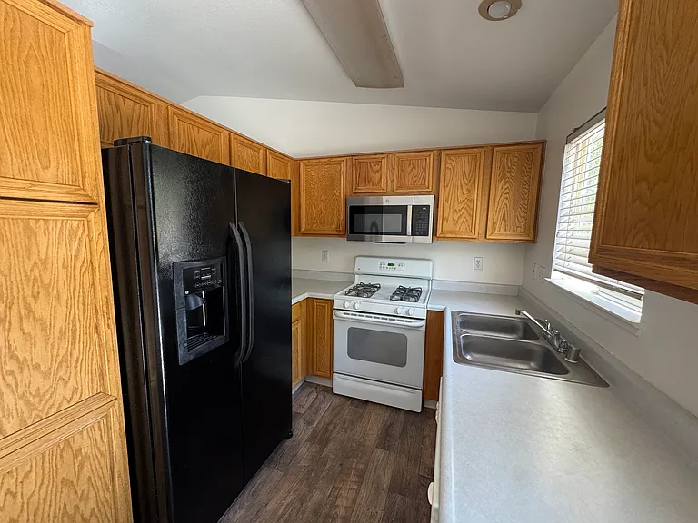 5762 Dewberry Ct — Photo 4