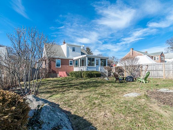 Even Has 3 Seasons Porch!