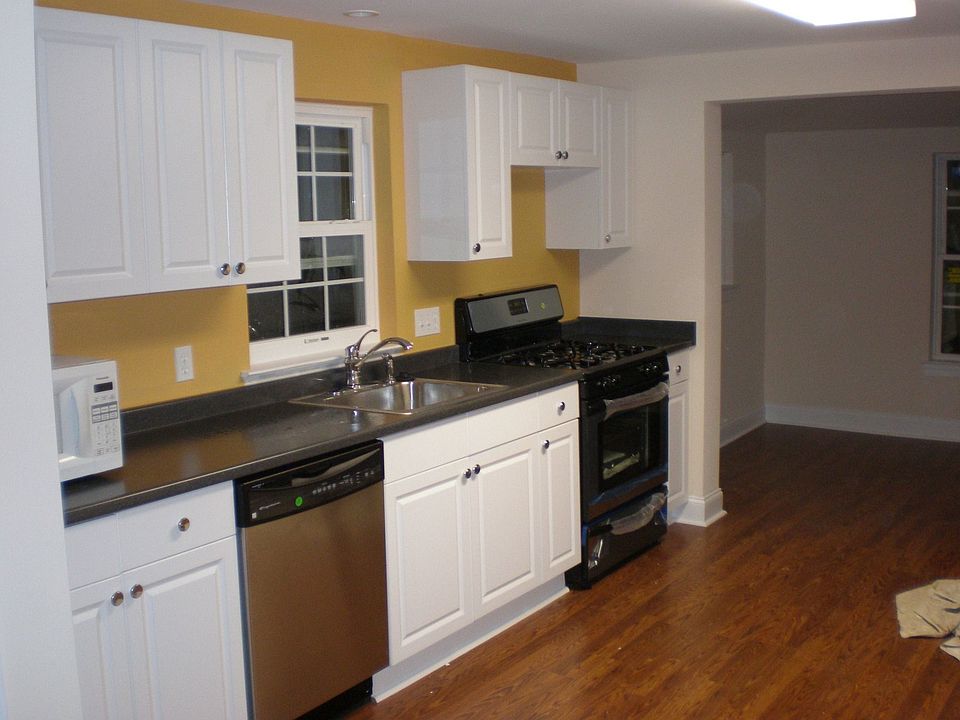 2nd image of 526 Elmwood Ave