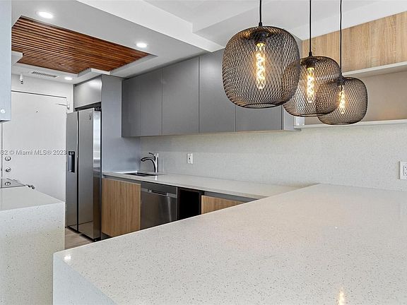 2nd image of 2350 NE 135th St APT 504