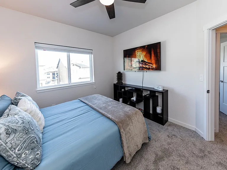 5738 Villa Lorenzo Dr — Photo 34