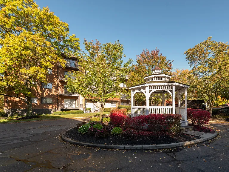 Indian Creek Apartments and Townhomes — Photo 53