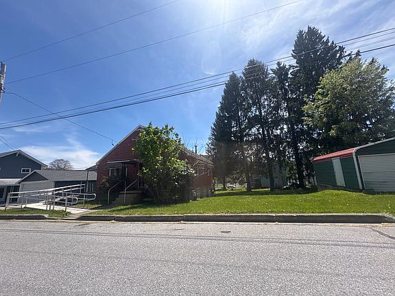 3rd image of 505 Ash St