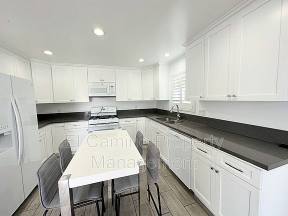 2nd image of 8147 San Carlos Ave
