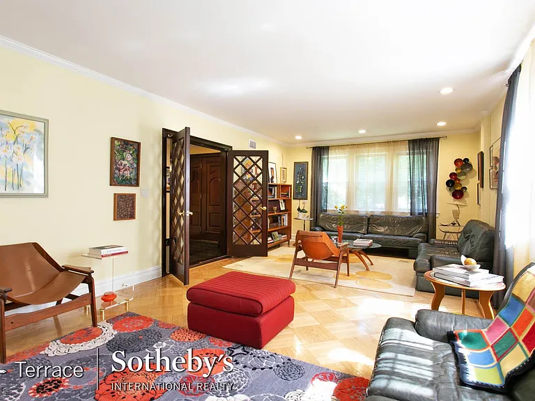 69-12 Exeter St — Photo 2