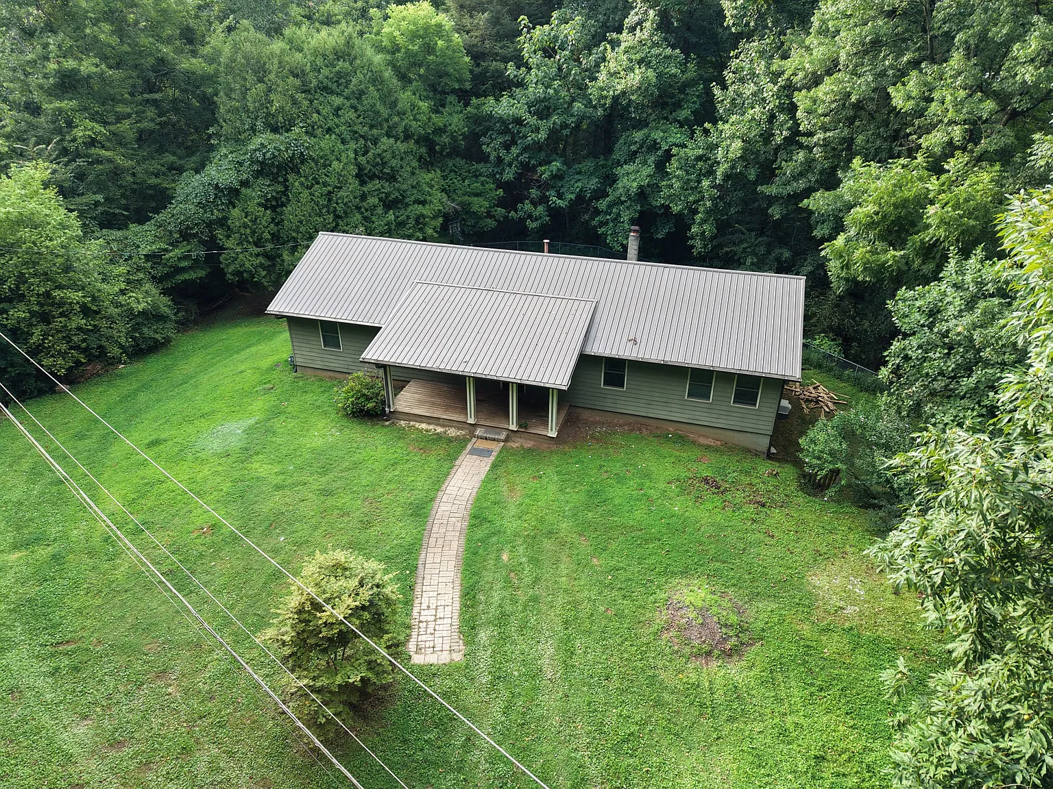 5 bed, 2600 sqft, $2,950 — Photo 1