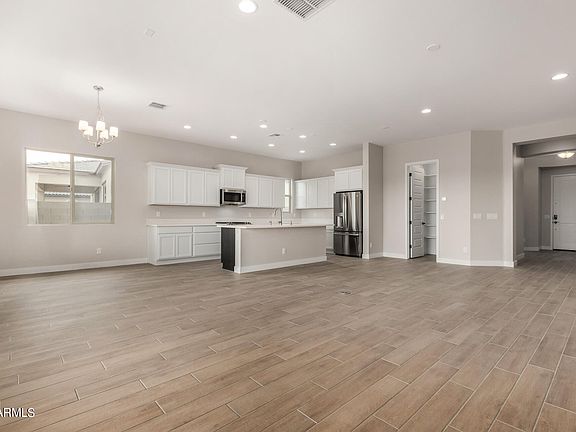 4th image of 17938 W MOUNTAIN SKY Avenue
