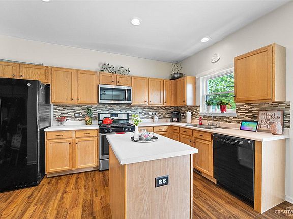 5th image of 1050 Rosefield Ln