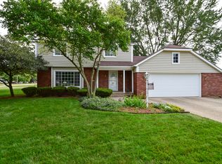 7820 Graceland Dr, Jenison, MI 49428