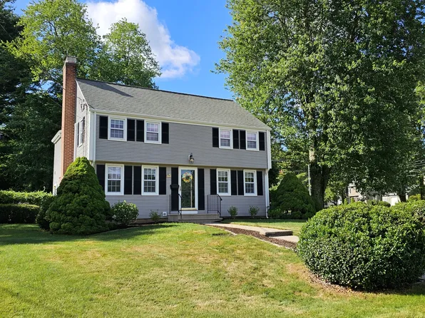 15 Surrey Way, West Hartford, CT 06117
