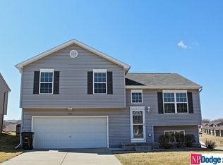 1822 N 207th St, Elkhorn, NE 68022