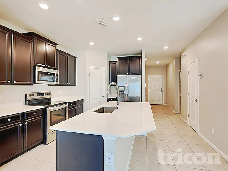 10344 Pavnes Creek Dr — Photo 4