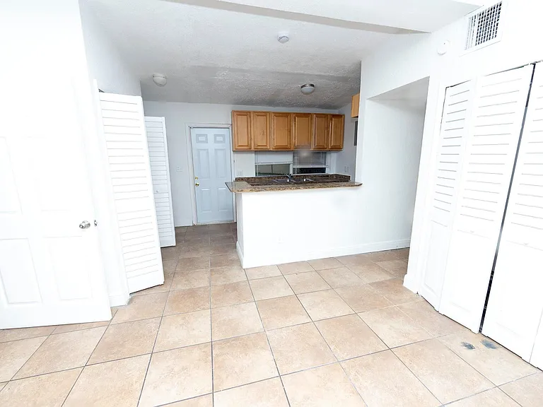 205 NW 33rd Ave — Photo 15