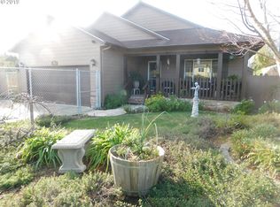 692 Fillmore St, Coos Bay, OR 97420