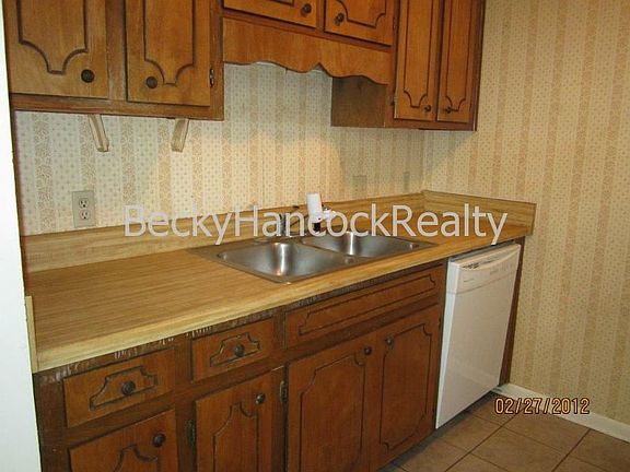 4th image of 507 Briarwood Dr APT 16A