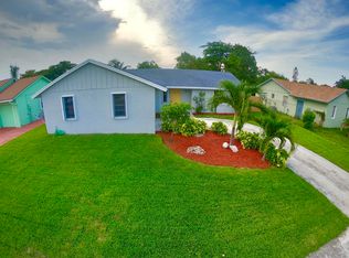 215 Elaine Cir W, West Palm Beach, FL 33409