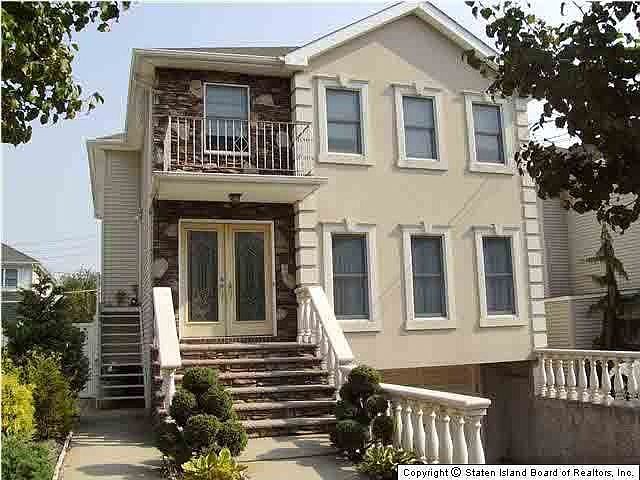 1st image of 115 Jeannette Ave