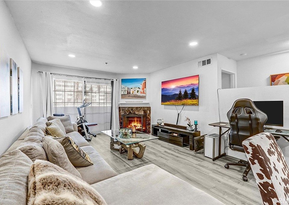1st image of 6545 Reseda Blvd Unit 6
