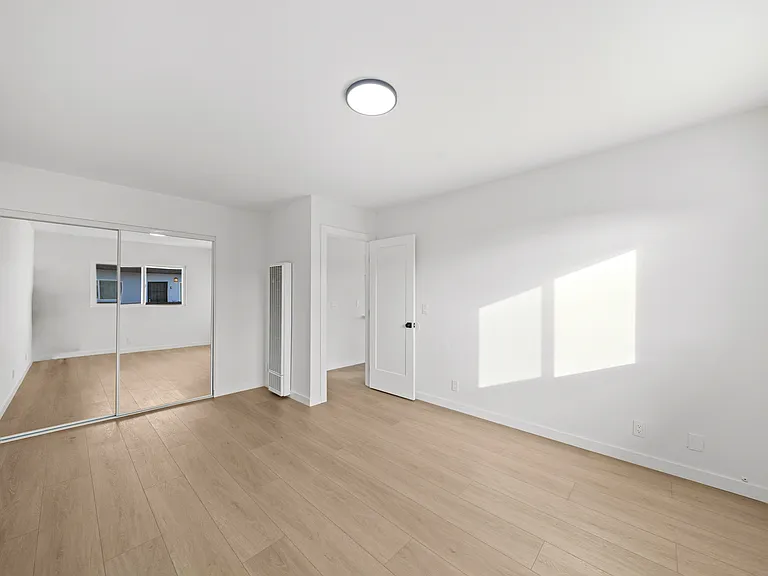 1426 Dubuque St #2 — Photo 13