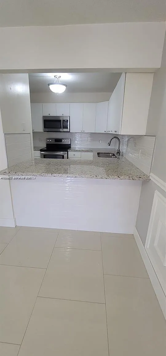 Coral Gate West Condo — Photo 3