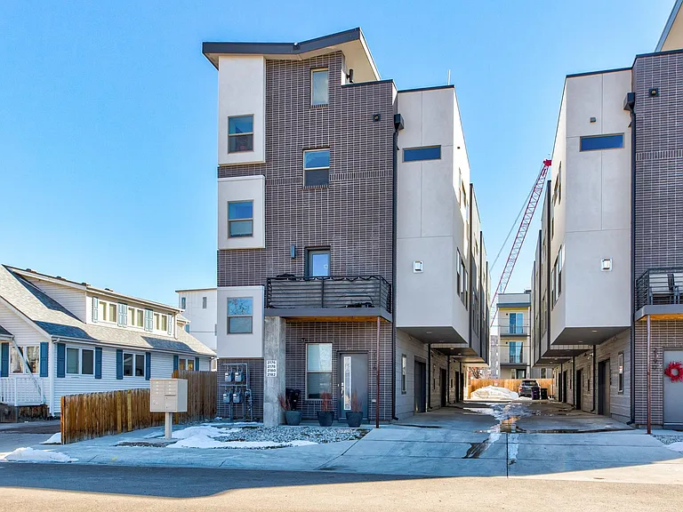 2182 S Birch St — Photo 30