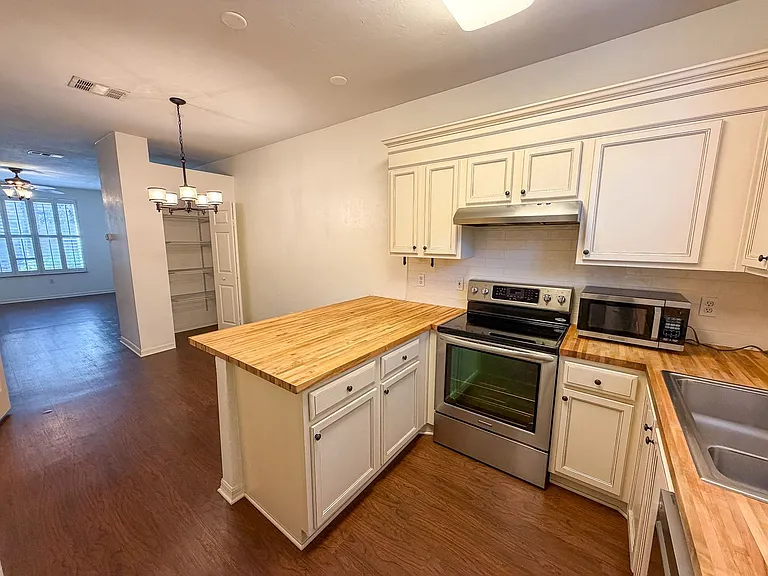 3521 SW 30th Way #105 — Photo 8
