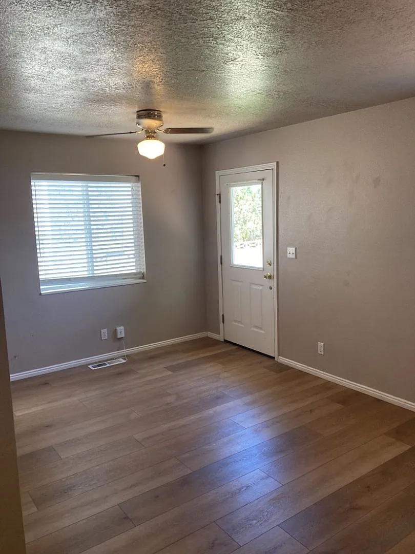Building Photo - 928 W Greenslake Dr