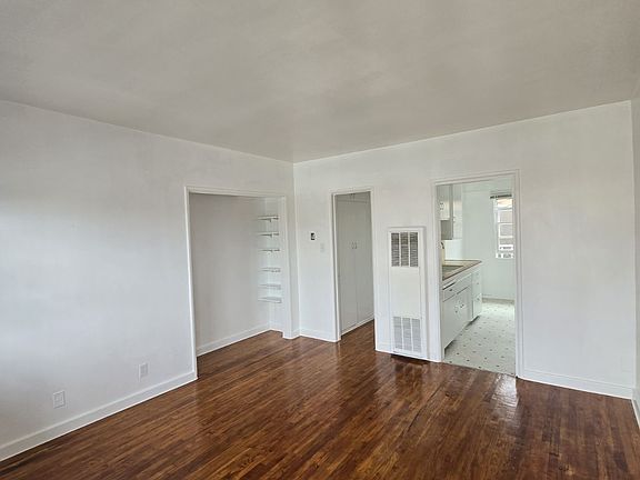 4th image of 4101 E Ocean Blvd APT 6