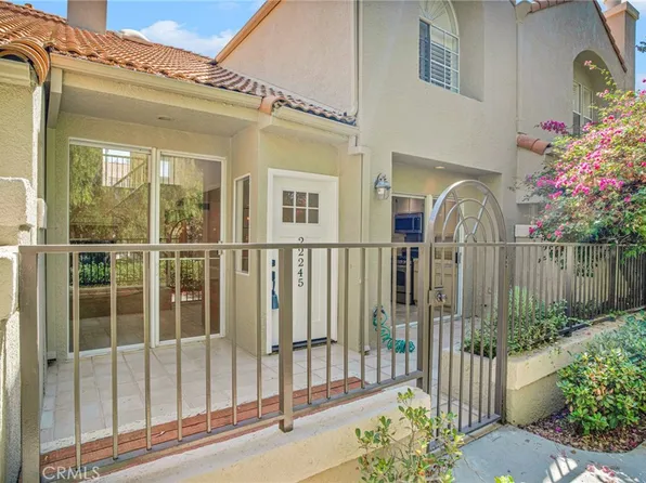 22245 Shadow Valley Cir, Chatsworth, CA 91311