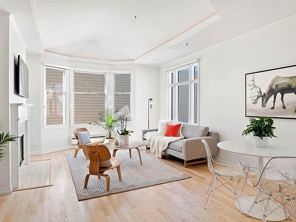 3rd image of 3701 Divisadero St APT 305