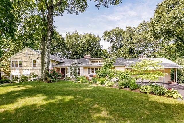 1st image of 3 Dudley Ln