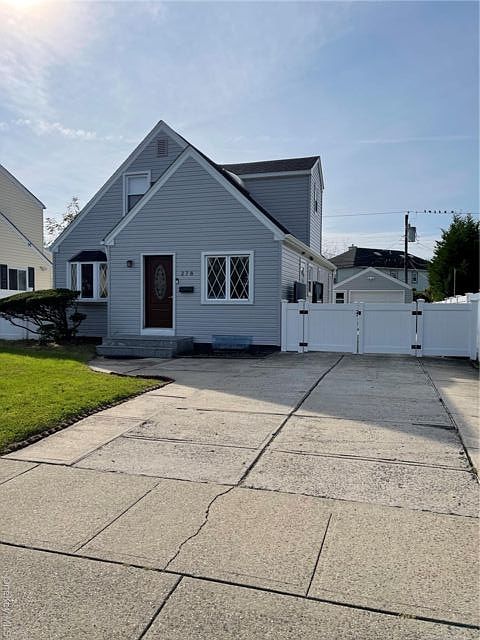 1st image of 278 Devonshire Dr