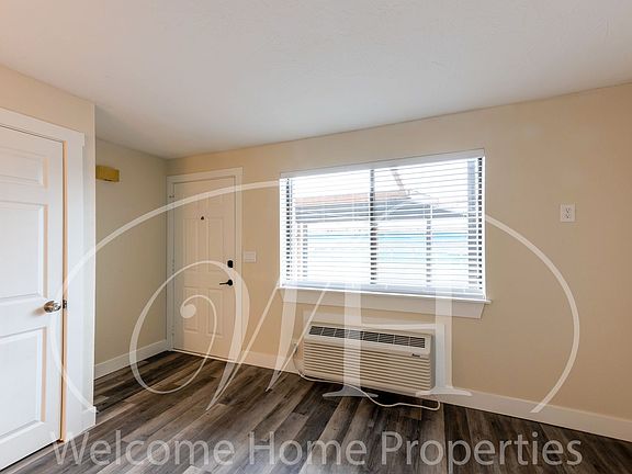 4th image of 1200 SE Broadway Ave #A
